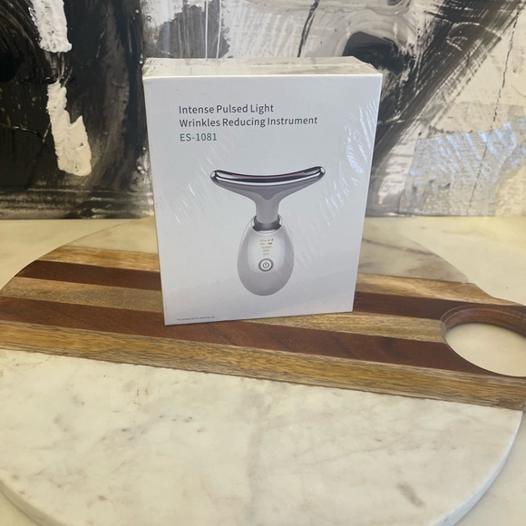 Intense Pulsed Light Wrinkle Reducing Instrument - Picture 4 of 4